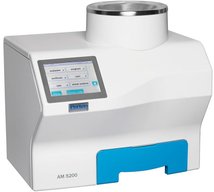 We use the Perten AM5200 for analyzes. This device measures humidity, hectolitre weight and temperature. Other analyzers are also available.